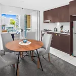 2-Bed Near Brisbane Cbd With Pool Sauna & Bbq