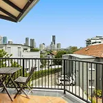 Charming 2-Bed Apartment With City Views