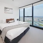 Skyline View High Floor 2br With Sofa Bed And Free Parking Apartment