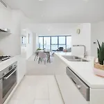 Skyline View High Floor 2br With Sofa Bed And Free Parking