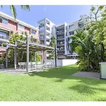 2-Bed Near Brisbane Cbd With Pool Sauna & Bbq