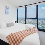 Skyline View High Floor 2br With Sofa Bed And Free Parking Apartment *