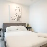Impeccable 2-bed With Pool & Outdoor Dining Apartment