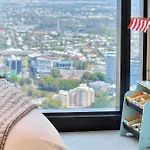 Skyline View High Floor 2br With Sofa Bed And Free Parking Apartment *