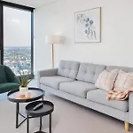 Skyline View High Floor 2br With Sofa Bed And Free Parking Brisbane