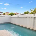 Deluxe 4-bed With Pool & Fire Pit
