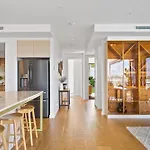 Deluxe 4-bed With Pool & Fire Pit Holiday home Brisbane