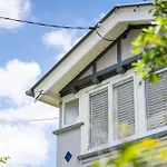 Family-Friendly Home In Vibrant West End