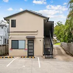 Smart Suites Self Check-In Apartments - Sunnybank Station