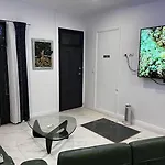 Palm Hamilton Backpacker