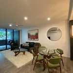 Urban Retreat Homestay - Shared Apartment With Queen Bed And Private Ensuite