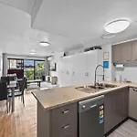 Central Bowen Hills Stay