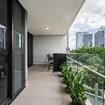 Noir 1Bed Apt In Hamilton - River View With Carpark