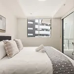 Apartment Duncan Street West End *