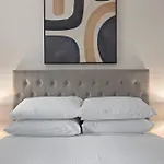 Comfy 2-Bedroom Family Apartment With Free Parking