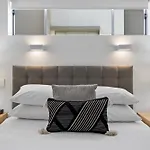 Chic 2-bed & 5 Minutes Walk To Qpac Apartment Brisbane
