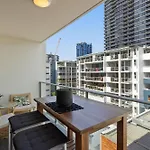 Chic 2-bed & 5 Minutes Walk To Qpac * Brisbane