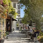 Chic 2-Bed Apartment & 5 Minutes Walk To Qpac