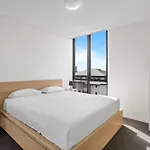 Spaciously Bright 1-bed Brisbane