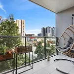 Cosy 2-Bed With Pool Bbq Area And Secure Parking