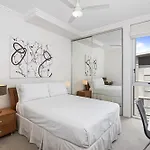 High-Floor 2-Bed Cbd Unit With Views & Amenities