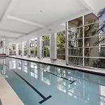 High-Floor 2-Bed Cbd Unit With Views & Amenities