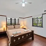 Comfortable 3 Bedroom Home Character Home-3Rd Room Has Sofa Bed