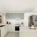 Spacious 3br W Parking In Sunnybank - Relax & Unwind *