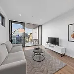 Cityside One Bedroom Getaway In South Brisbane