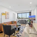 Modern 2Br - City Views & Pool & Free Parking