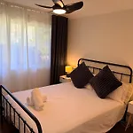 3Br Comfy Home, Gym & Garden In The Gap