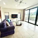 Modern 4Br 3Bath Duplex Near Train Station Stylish Comfortable