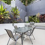 2-Bed Getaway With Shared Pool & Bbq Access