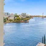 Holly\'S City Skyline-Views, Pool, Spa, Cbd Central