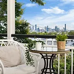 Pet Friendly Family Home In Brisbane - Relocations And Family Stays - Fast Internet - Parking - Netflix