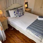 Kent Street Retreat