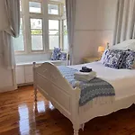 Kent Street Retreat