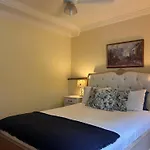 Kent Street Retreat