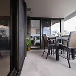 Apartment Sunset Rooftop Pool, Stunning Views, Private Park, Gym, Walk To Gabba Brisbane