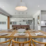 Elegant Ascot Retreat Central Three Bedroom Home