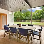 Leafy Hawthorne Haven Pool Gym & City Convenience