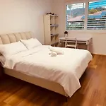 Carindale Family Home, Private Pool, Leisure Accommodation