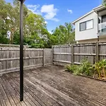 Prime Spot 3-bed Walk To Bus Drive Anywhere Fast Brisbane