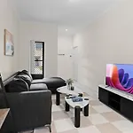 Prime Spot 3-bed Walk To Bus Drive Anywhere Fast * Brisbane