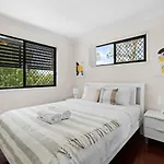 Prime Spot 3-bed Walk To Bus Drive Anywhere Fast *