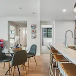 Bright 2Br Apt With Sofa Bed In Woolloongabba