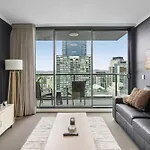 Bright 1-bed Retreat In Charlotte Towers Apartment