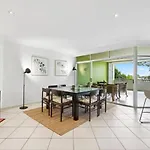 Lovely 3-Bed With Alfresco Dining By Custom Bnb Hosting