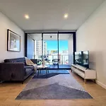 1br One Skyline With Pool, Free Parking And Gym