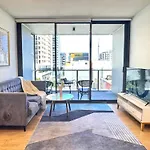 1br One Skyline With Pool, Free Parking And Gym Apartment